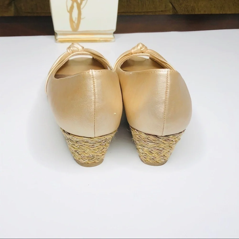 LIFE STRIDE Latrosse Espadrille. Size 9.5